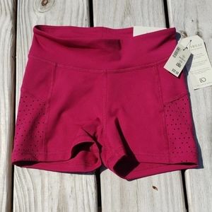 SOLD!NWT athletic short XS